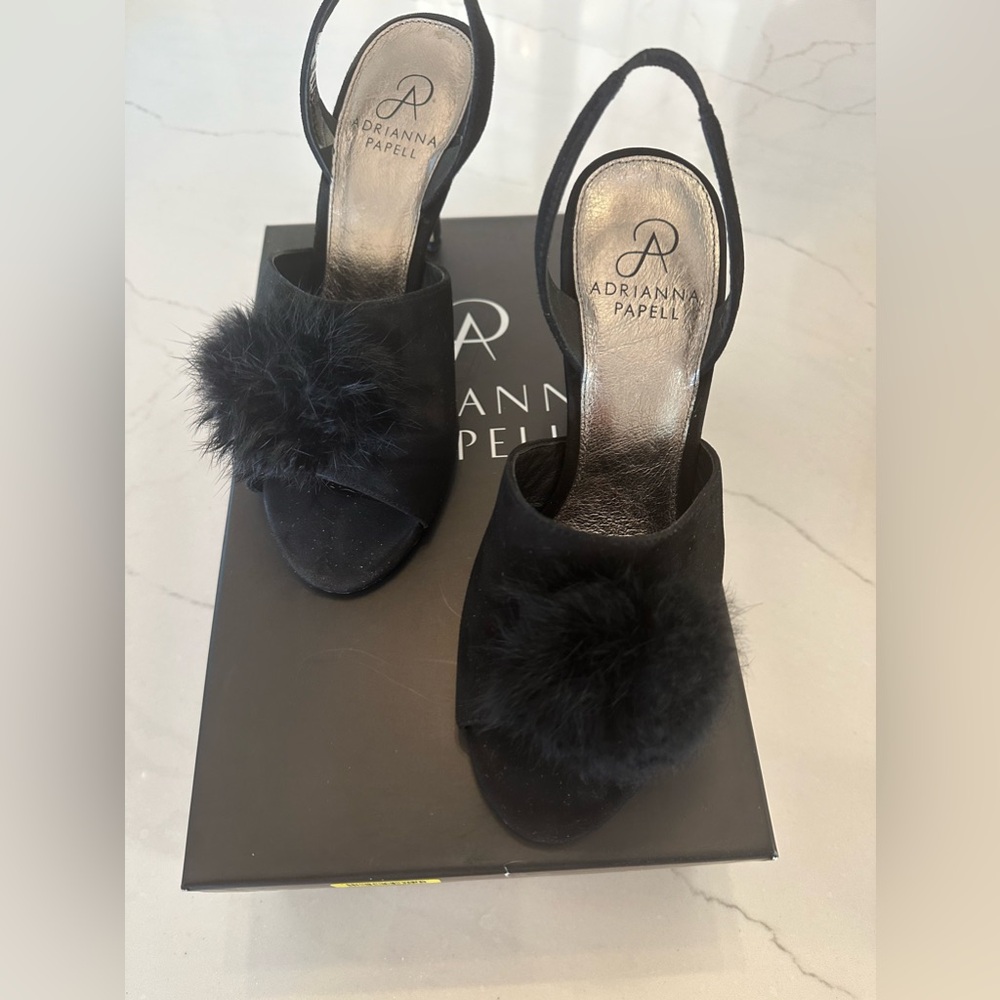 ADRIANNA PAPELL ALECIA SZ 7M BLACK SUEDE RABBIT POM POM FUR SLINGBACK HEELS
